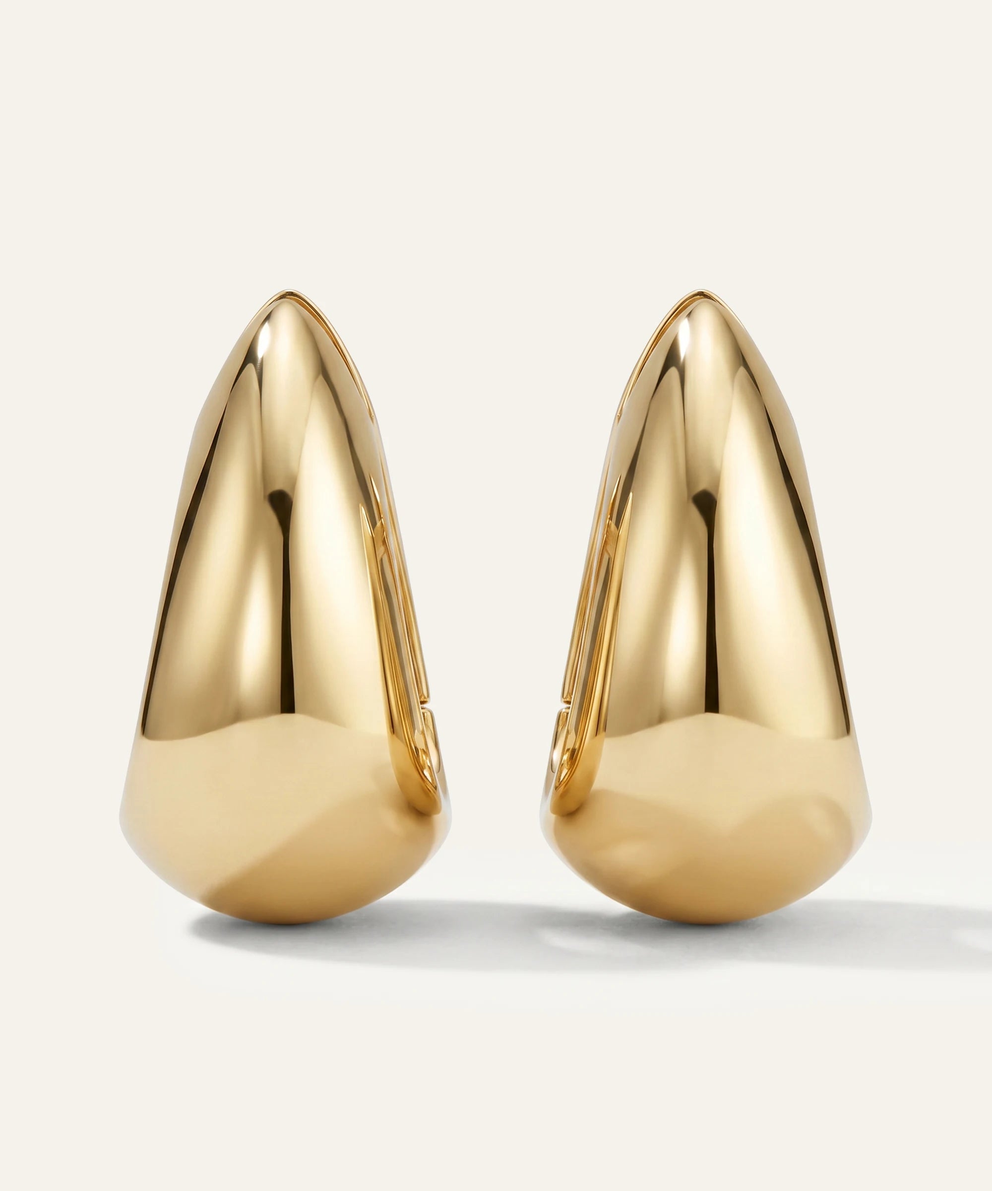 Oroventi Sculptural Teardrop Hoops